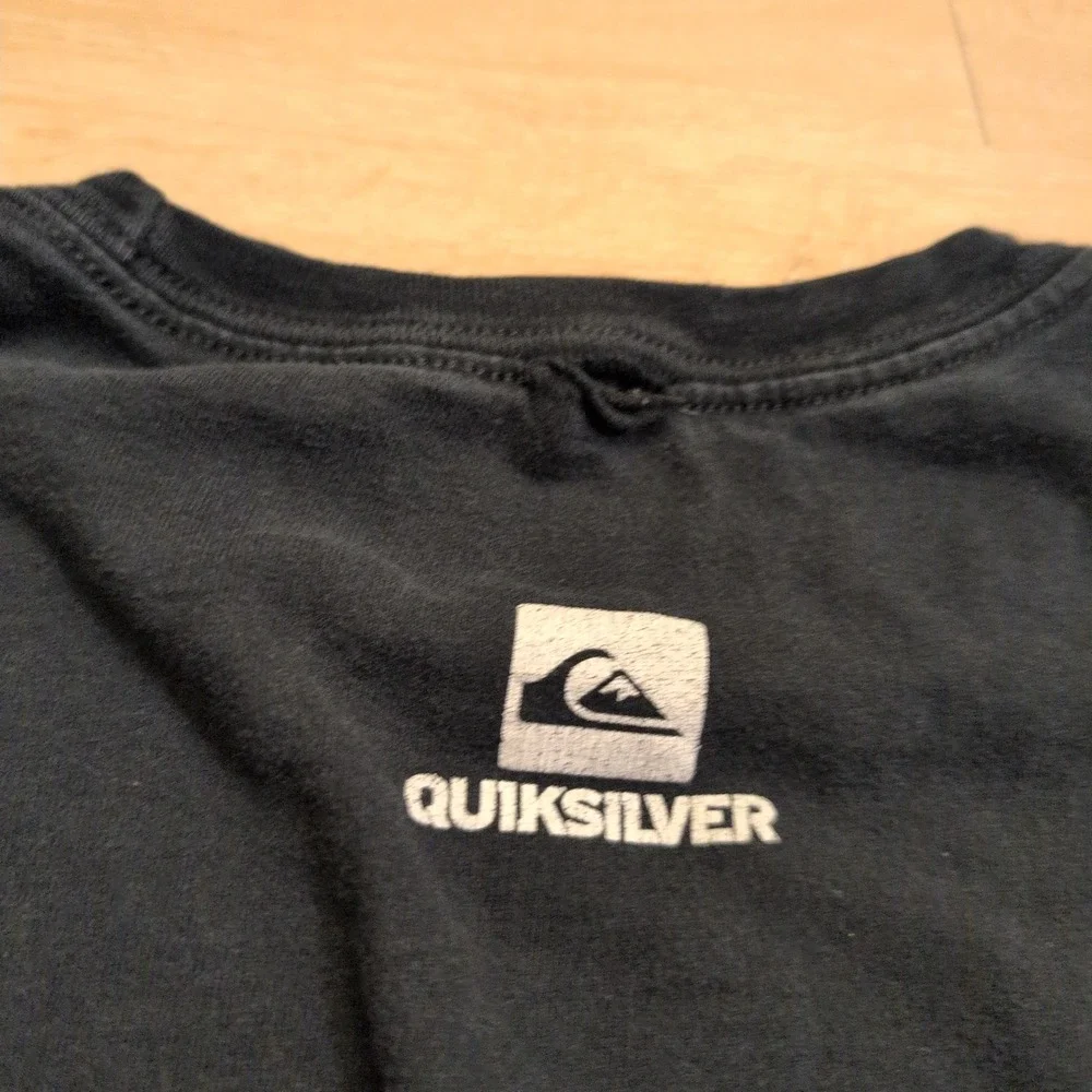 Y2K Quiksilver Men Large Graphic T-Shirt Black Short Sleeve Mountain Wave Logo
